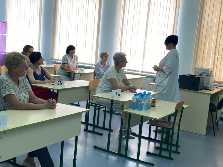 Обучение навыкам оказания первой помощи.